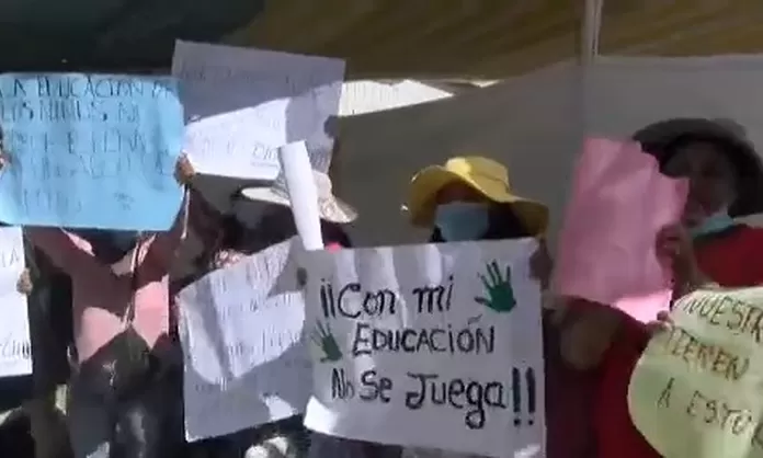 Arequipa Padres Denuncian Mal Estado De Colegio Canal N