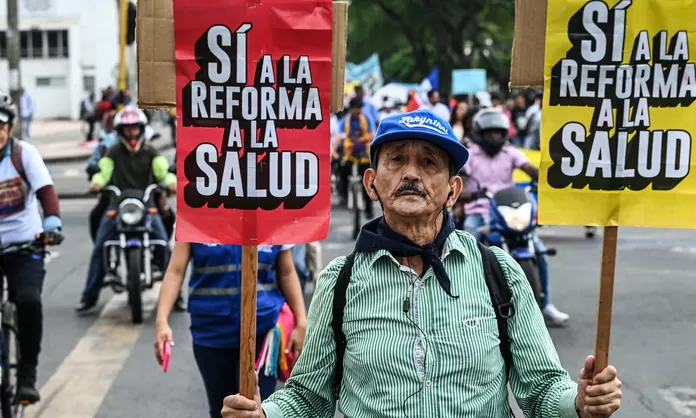 Colombia Simpatizantes De Gustavo Petro Salen A Las Calles Para