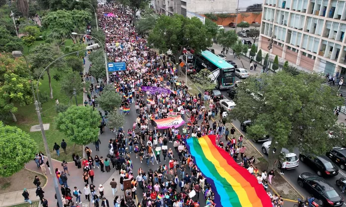 Marcha Del Orgullo Miles De Personas Recorrieron Las Calles Del Centro