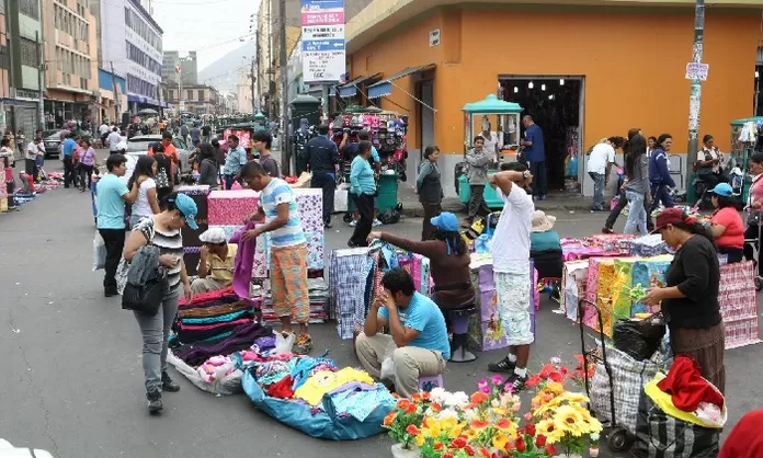 Restringen La Presencia De Ambulantes Y Carretilleros En El Centro De