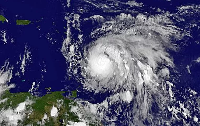 Se fortalece huracán 'María' a categoría 3 Se fortalece huracán 'María' a categoría 3