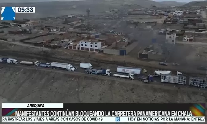 Arequipa Manifestantes Contin An Bloqueando La Carretera Panamericana