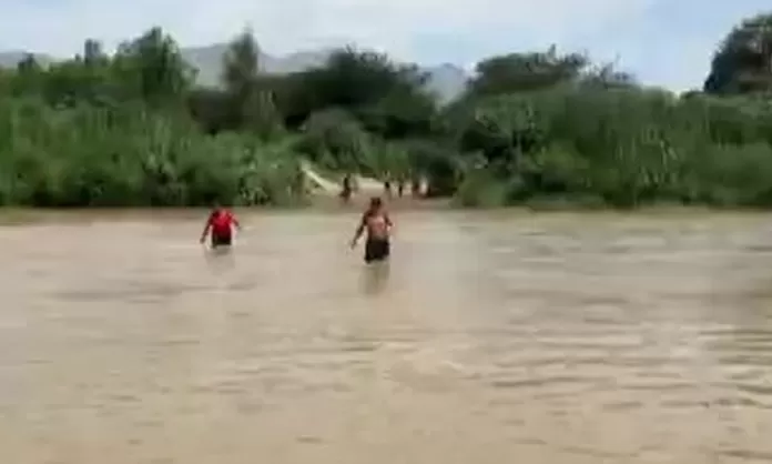 Lambayeque Pobladores Afectados Tras Colapso De Puente Canal N