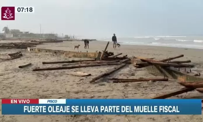 Fuerte Oleaje Arras Con Parte Del Muelle Fiscal Canal N