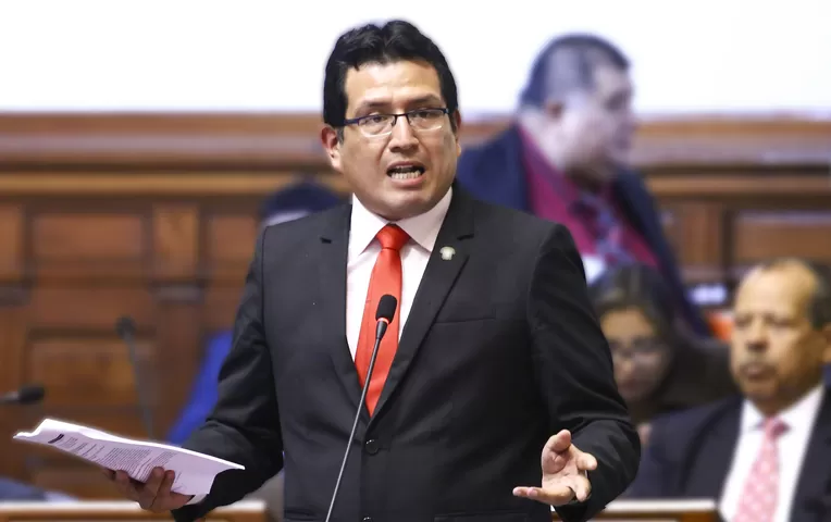Ventura estima que esta semana aprobarán proyecto de Autoridad de Transporte