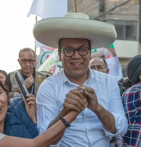 Roberto Sánchez y su consultoría en publicidad para Editora Perú