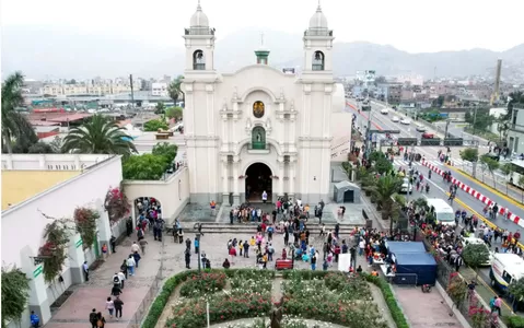 Santa Rosa de Lima: Fieles llegan a su santuario
