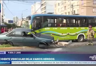 Accidente entre bus y auto deja 15 heridos en Pueblo Libre