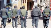 Al menos 8 policías peruanos fueron detenidos en Bolivia - Noticias de mineria-informal