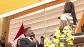 Alcalde de Comas pidió matrimonio a su pareja durante ceremonia de juramentación - Noticias de comas