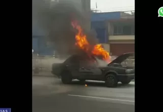 Vehículo se incendió en la avenida Javier Prado