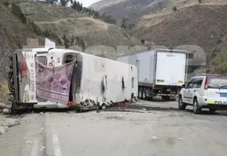 Áncash: al menos doce muertos dejó despiste de bus interprovincial