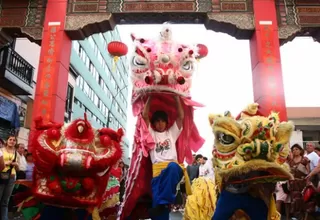 Año Nuevo chino: la calle Capón lo recibe con la danza de coloridos dragones