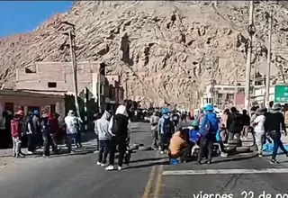 Arequipa: Continúa bloqueo de mineros informales en la carretera