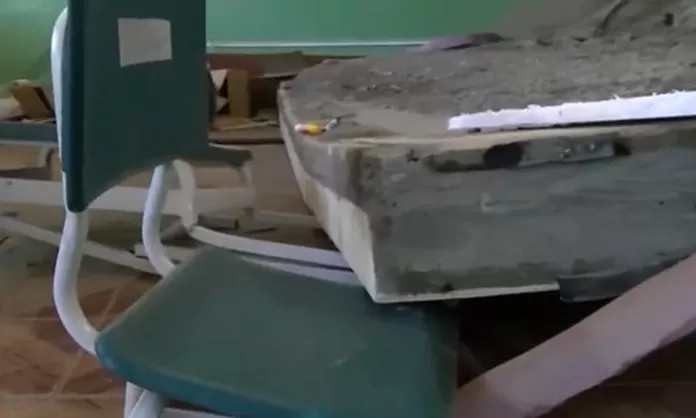 Arequipa Doce Alumnos Se Salvaron Tras Caída De Pared En Aula De