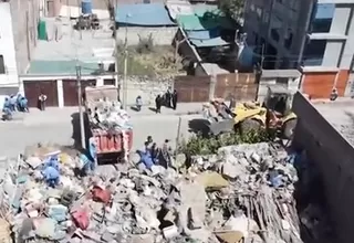 Arequipa: limpian vivienda en donde por años se acumulaba toneladas de residuos