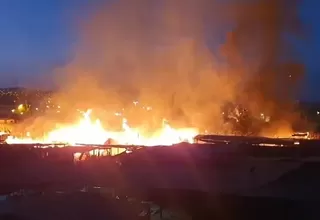 Arequipa: Se registró incendio en locales de madera