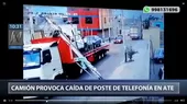 Ate: Camión provocó caída de poste de telefonía - Noticias de alerta-epidemiologica