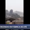 Ate: incendio se registra en una fábrica