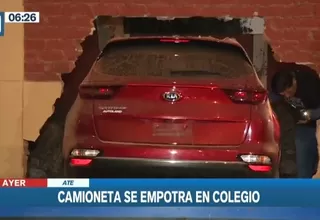 Ate: Mujer empotró su camioneta contra pared de colegio donde estudia su hijo