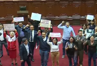 Bancadas de izquierda piden el cierre del Congreso