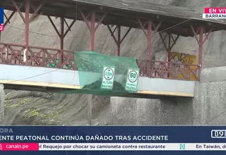 Puente Bajada de Baños permanece cerrado tras ser impactado con vehículo de carga pesada