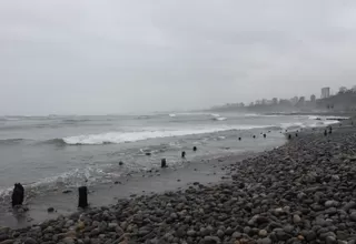 Barranco: retiran pilotes de fierro en playas de la Costa Verde