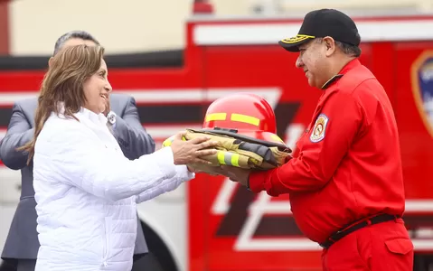 Bomberos terminaron heridos tras usar equipos entregados por la presidenta Dina Boluarte