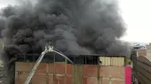 Bomberos logran confinar incendio en almacén textil de La Victoria - Noticias de bomberos