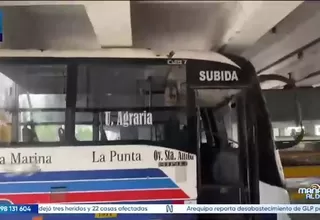 Bus de transporte público quedó atascado en puente de la avenida Brasil en Magdalena del Mar