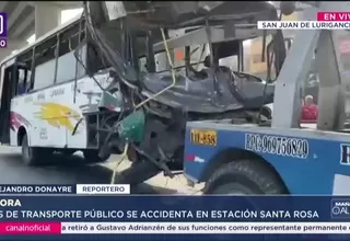 Bus de transporte público se accidenta en estación Santa Rosa
