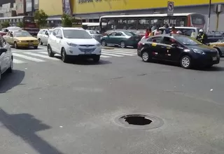 Buzón se encuentra sin tapa en el Centro de Lima