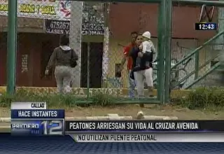 Callao: peatones cortan malla de seguridad para evitar usar puente peatonal