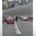 Captan a persona manejando un scooter en la Javier Prado