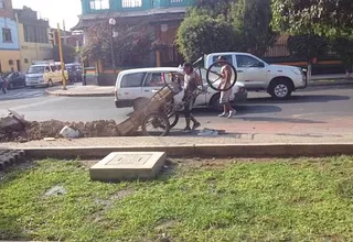 Captan a sujetos arrojando desmonte en la Av. Bolivia en Breña