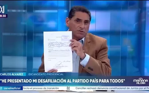 Carlos Álvarez renuncia a País para Todos por discrepancias internas
