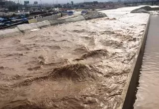 Caudal del río Rímac se desbordó a la altura del Puente Acho