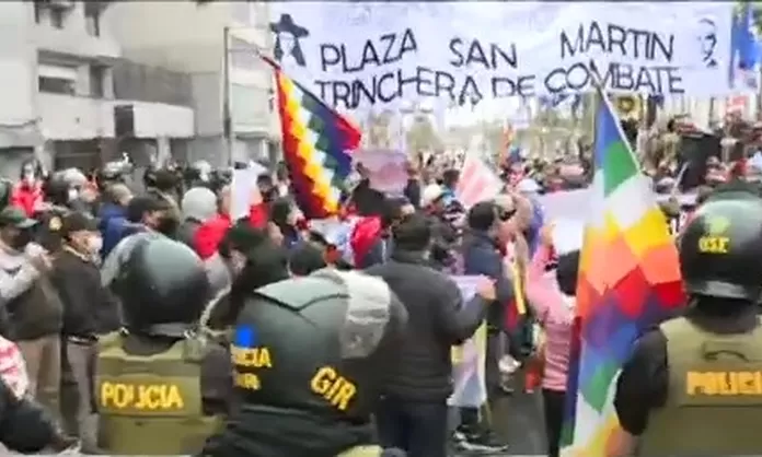 Centro de Lima: marchas a favor y en contra del gobierno de Pedro ...