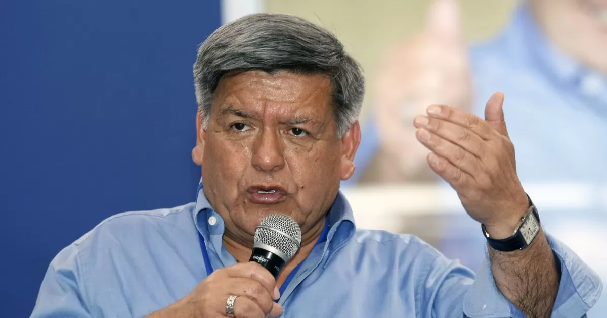 César Acuña evitó pronunciarse sobre tesis del presidente Castillo