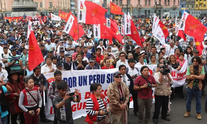 CGTP y sindicatos realizan marcha en la Plaza Dos de Mayo | Canal N