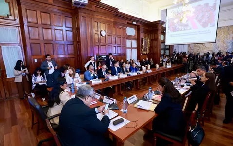 Comisión de Constitución pasa a cuarto intermedio debate sobre facultades legislativas