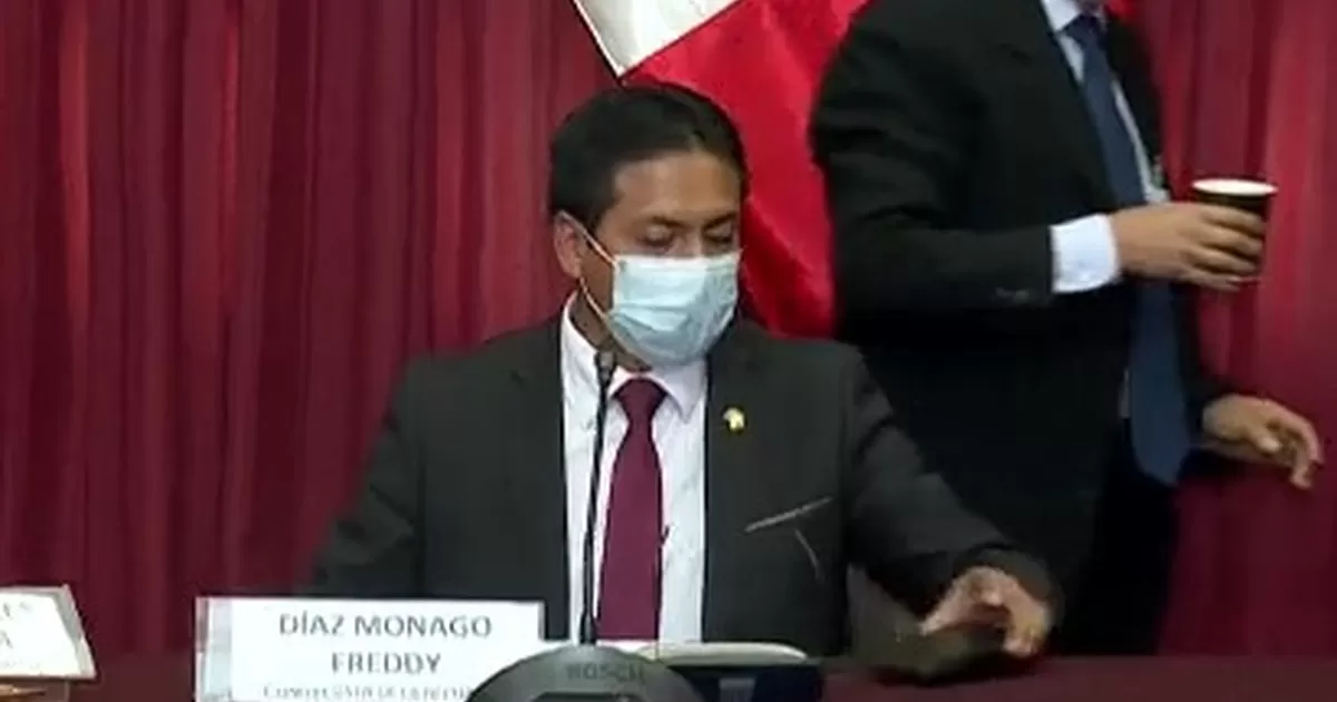 Congresista Freddy Díaz se presentó ante la Fiscalía