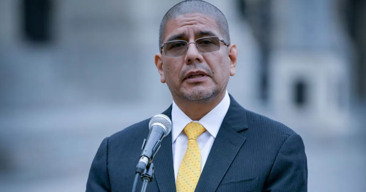 Congreso: Aprueban citar al ministro del Interior, Dimitri Senmache, por fuga del exministro Juan Silva