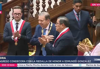 Congreso otorgó Medalla de Honor a González Urrutia