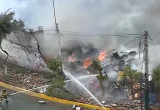 La Victoria: Bomberos controlaron incendio en almacén