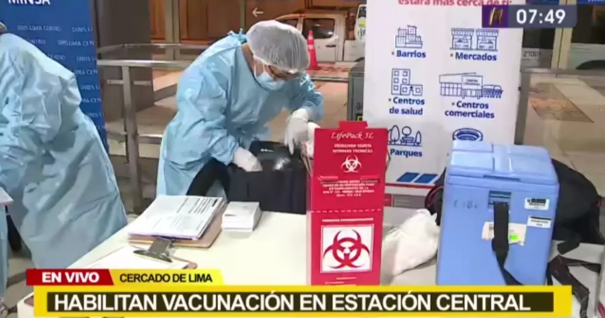 COVID-19: Habilitan vacunación en la Estación Central COVID-19: Habilitan vacunación en la Estación Central