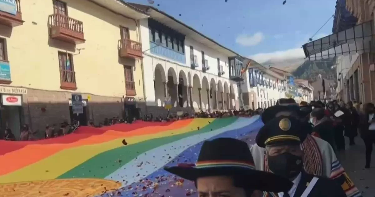 Cusco: realizan paseo de la bandera del Tahuantinsuyo