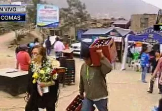 Día de Todos los Santos: con cerveza, música y flores visitan cementerio