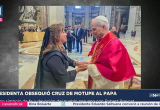 Dina Boluarte obsequió al papa León XIV una cruz de Motupe