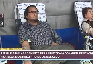 EsSalud regala polos mundialistas como parte de campaña para donar sangre